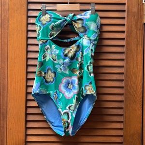 Aerie small S one piece full coverage strapless cutout swimsuit